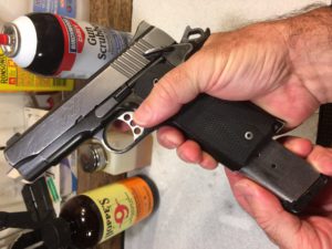 Unloading the Kimber 1911